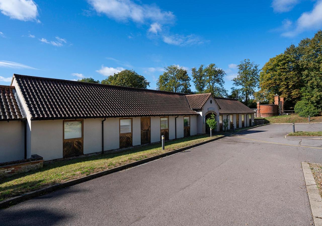 Hotel The Ridings At Theobalds Park Goff's Oak Zewnętrze zdjęcie